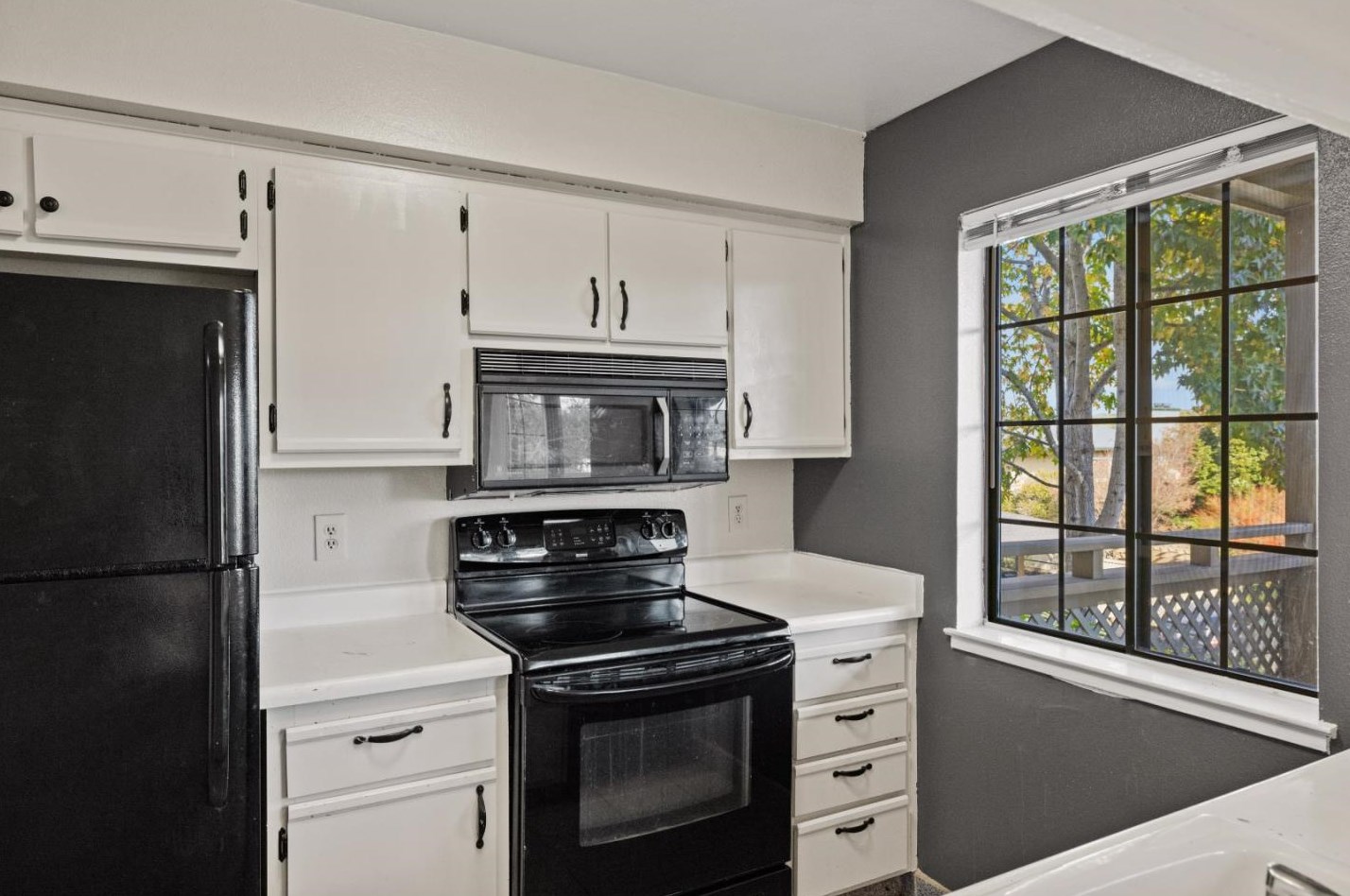 230 Pheasant Rdg Rd, Monterey CA  93940-5763 exterior