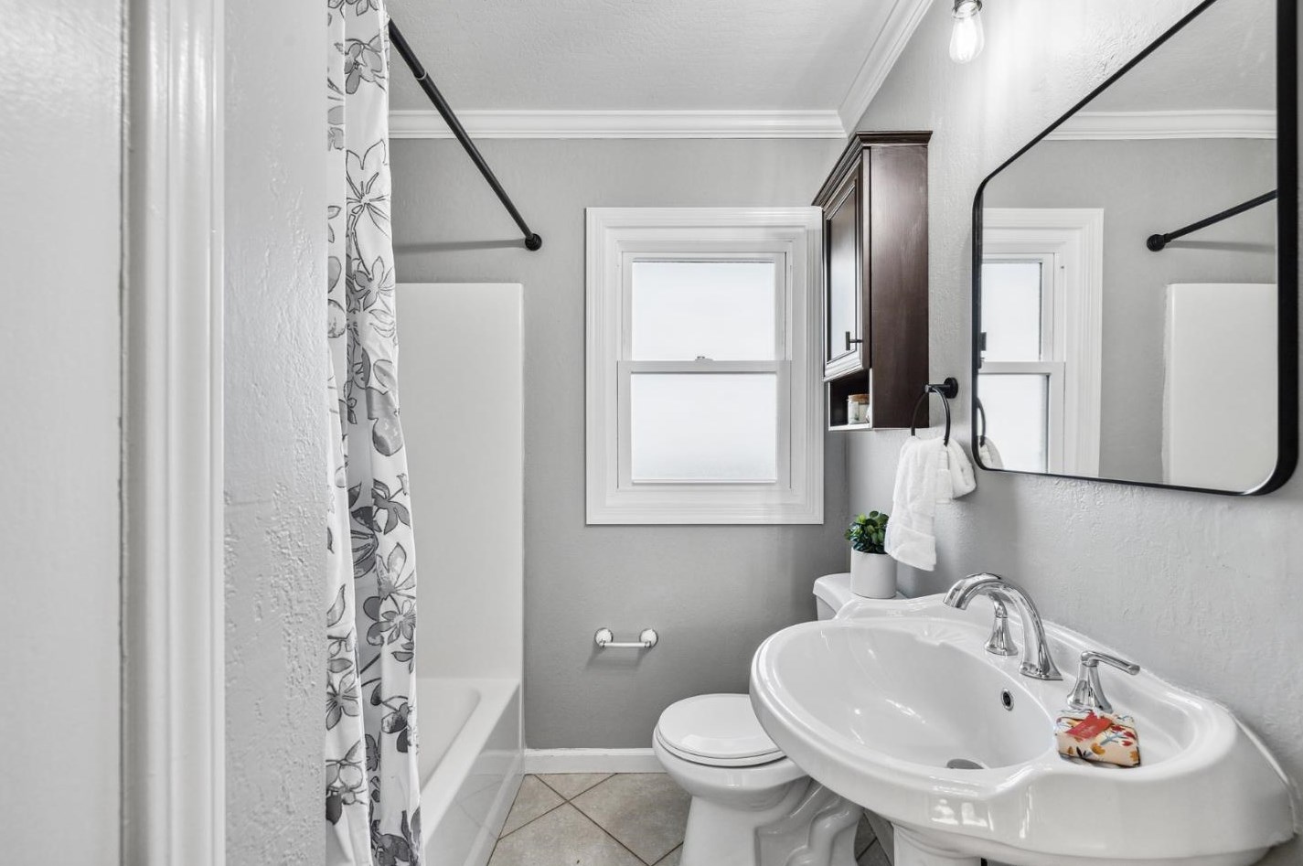 3821 Edison St, San Mateo CA  94403-4541 exterior