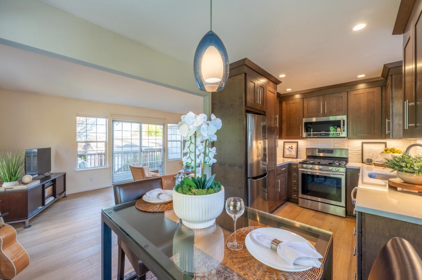 556 Spencer St, Monterey CA  93940-1336 exterior