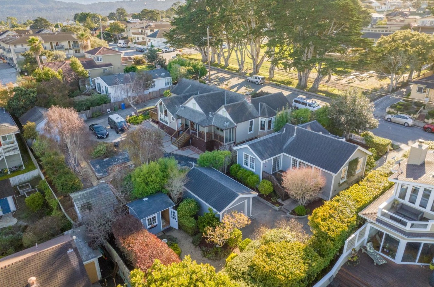 556 Spencer St, Monterey CA  93940-1336 exterior