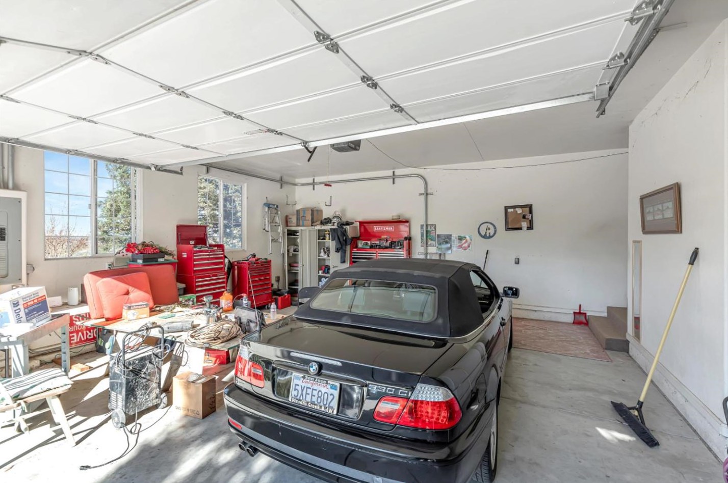 233 Menzel Rd, Hollister CA  95023-9745 exterior