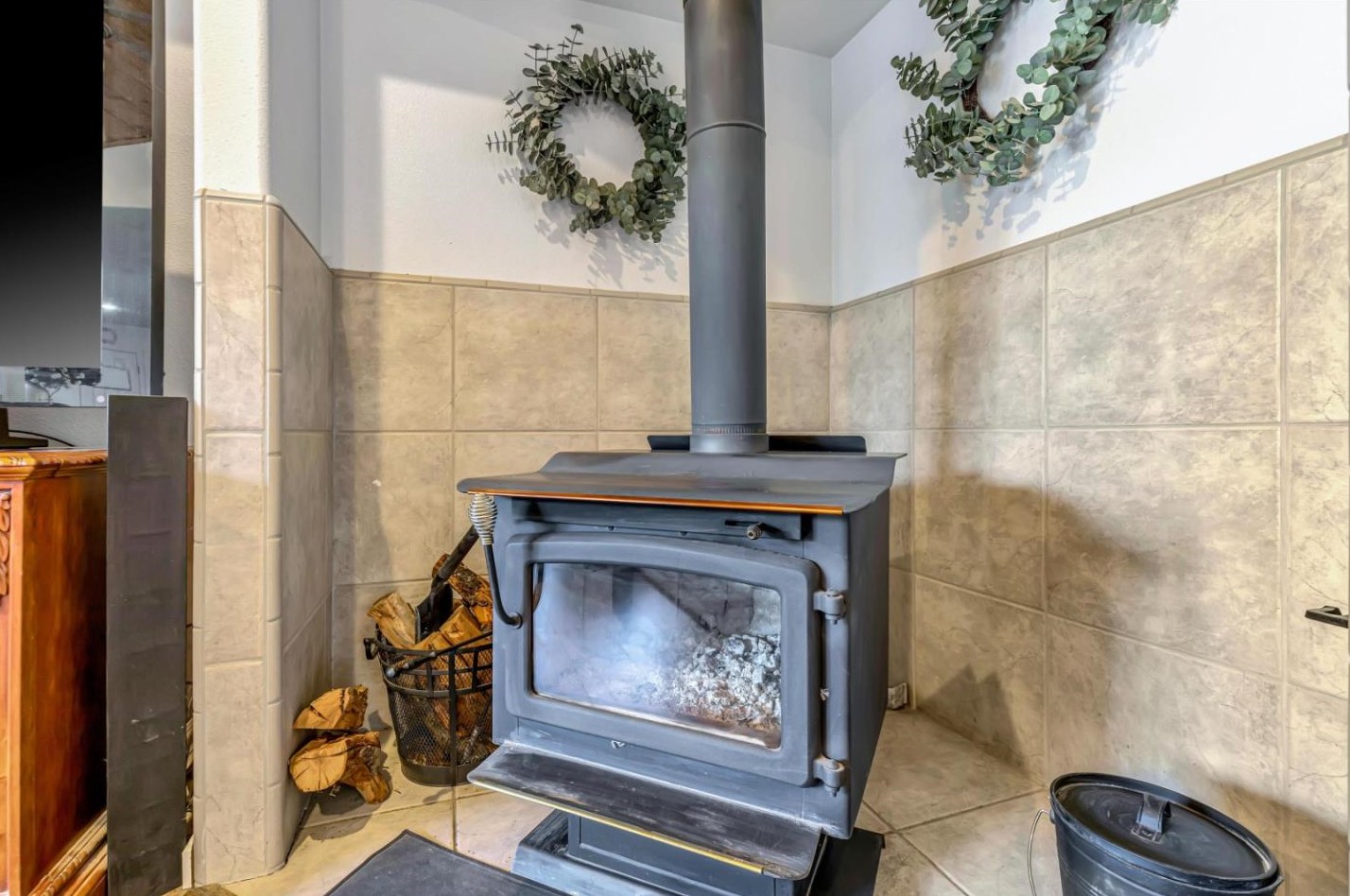 233 Menzel Rd, Hollister CA  95023-9745 exterior