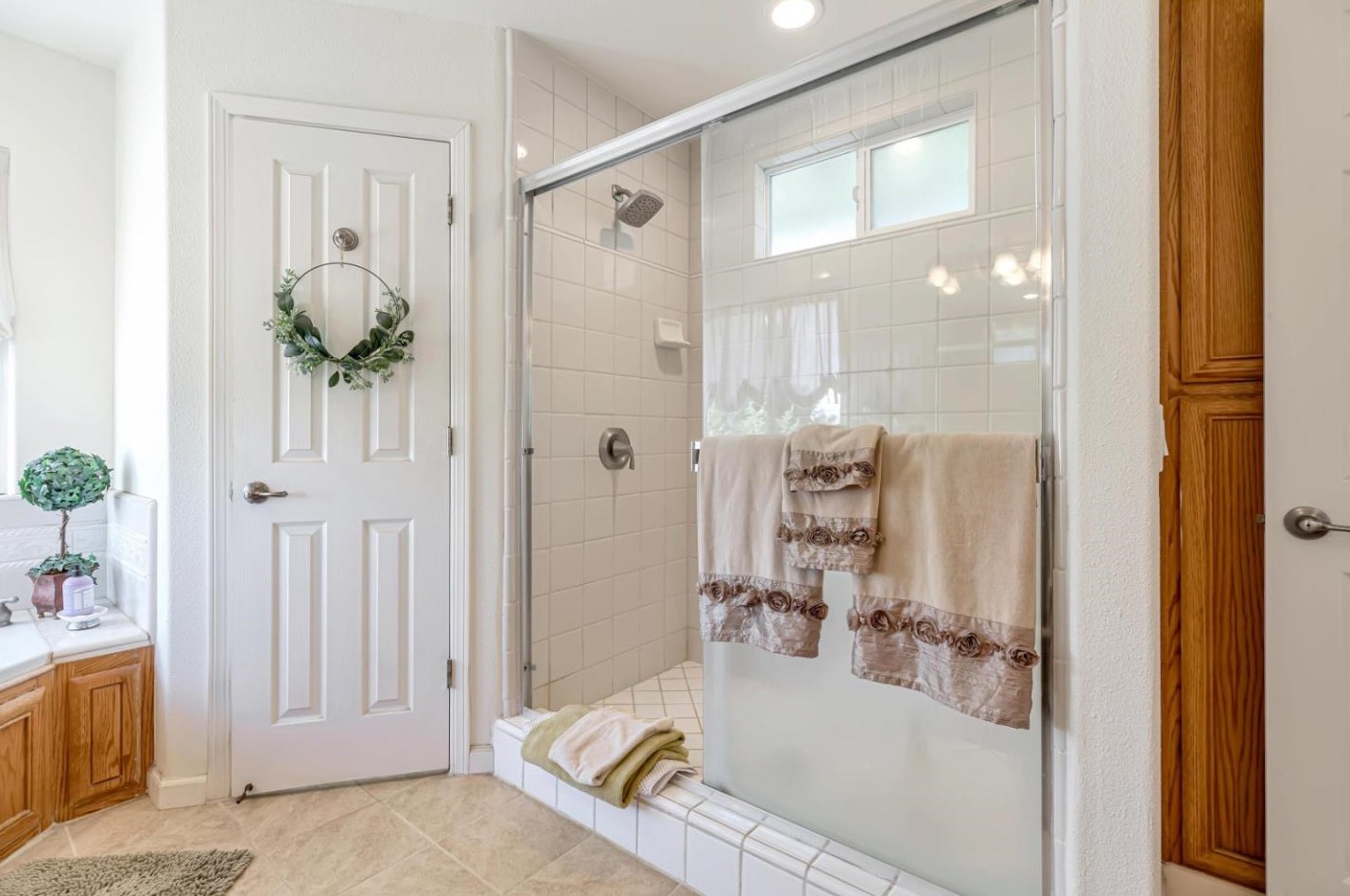 233 Menzel Rd, Hollister CA  95023-9745 exterior