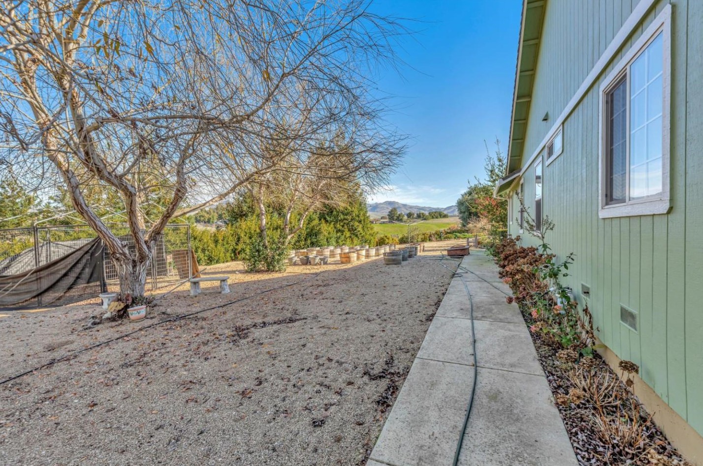 233 Menzel Rd, Hollister CA  95023-9745 exterior