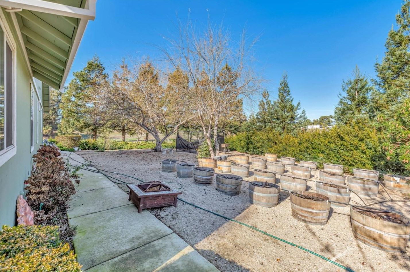 233 Menzel Rd, Hollister CA  95023-9745 exterior