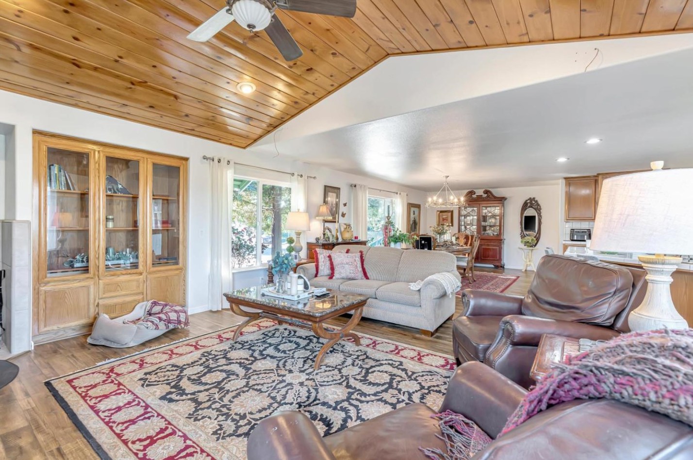 233 Menzel Rd, Hollister CA  95023-9745 exterior