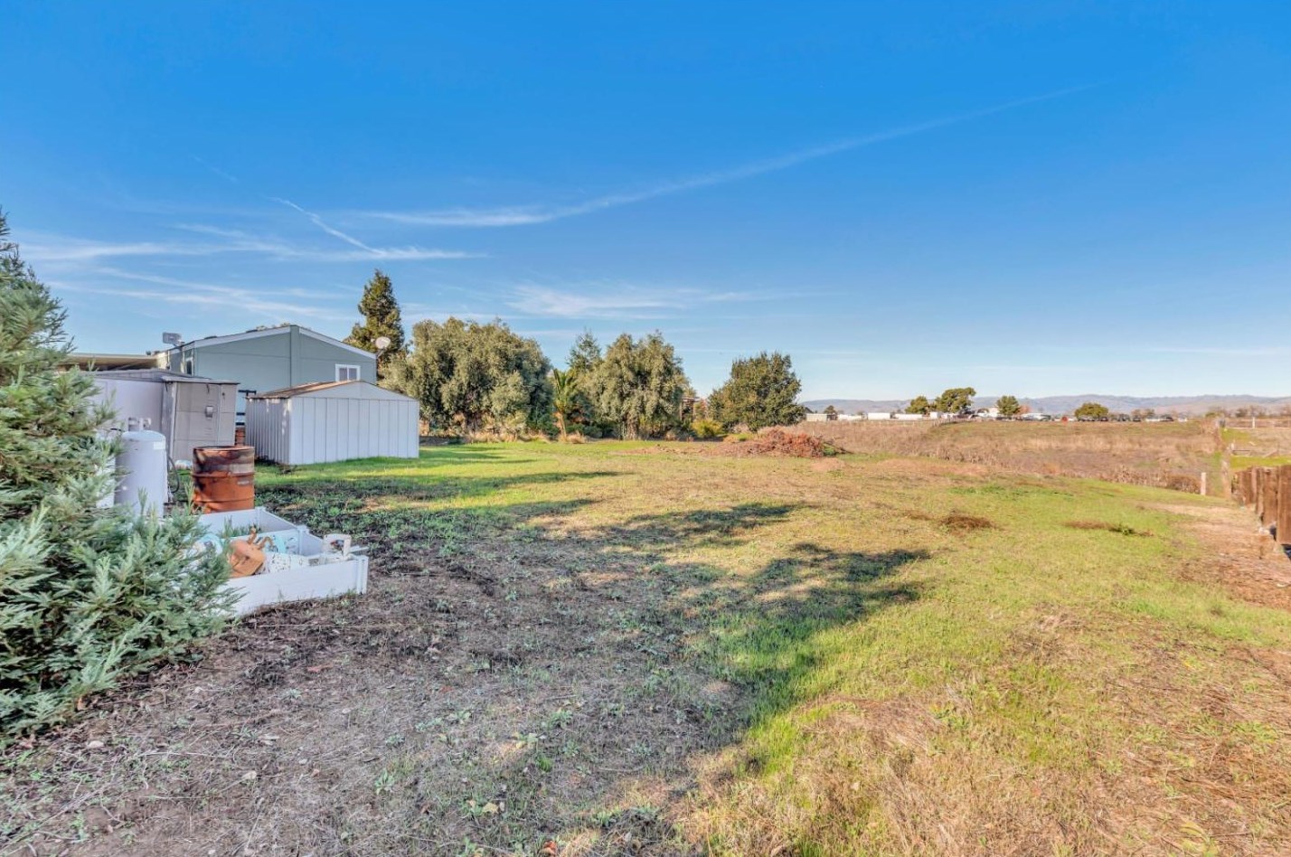 233 Menzel Rd, Hollister CA  95023-9745 exterior