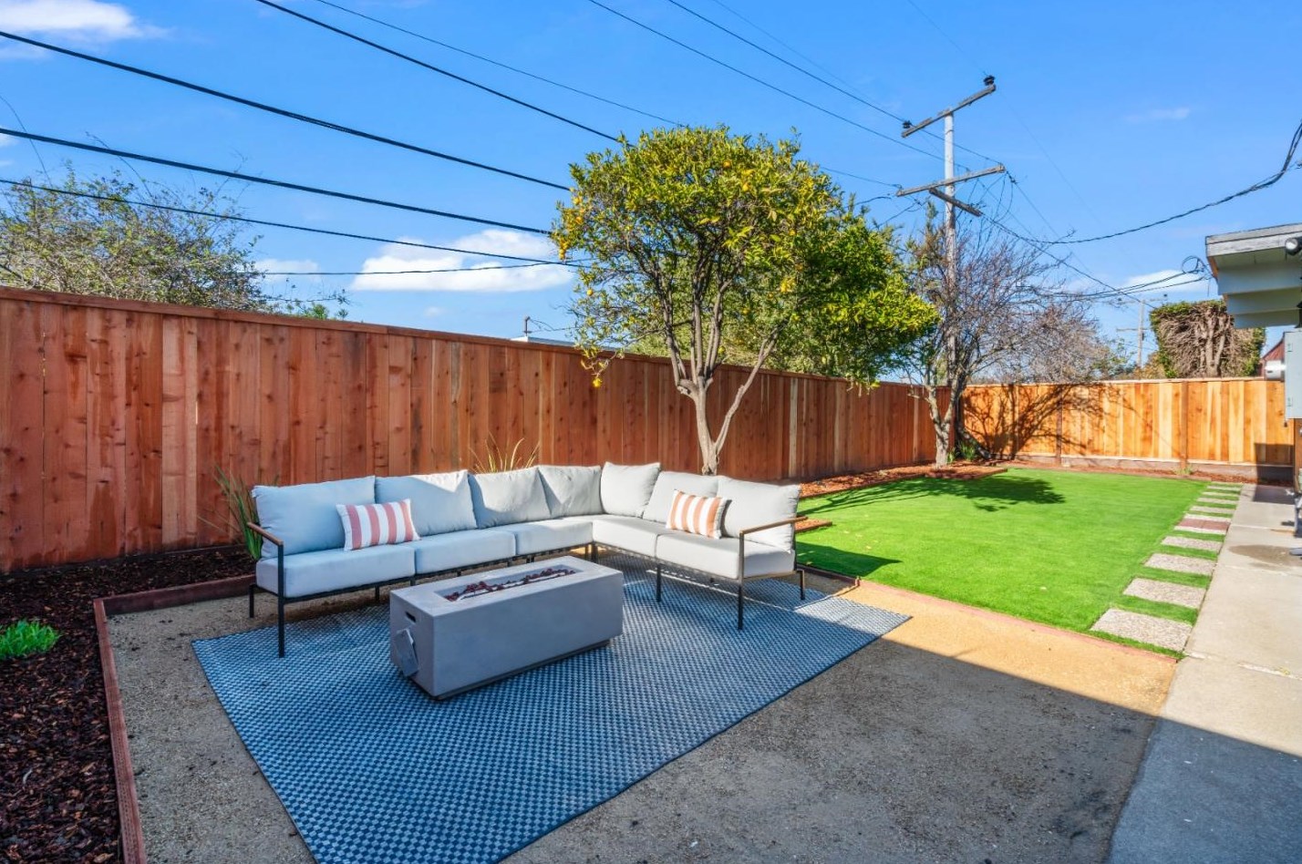 1714 Celeste Dr, San Mateo CA  94402-2604 exterior