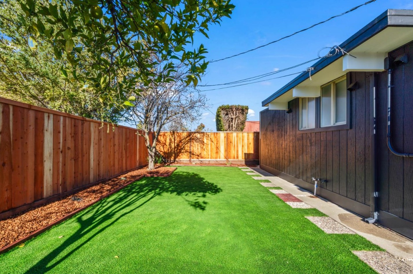 1714 Celeste Dr, San Mateo CA  94402-2604 exterior