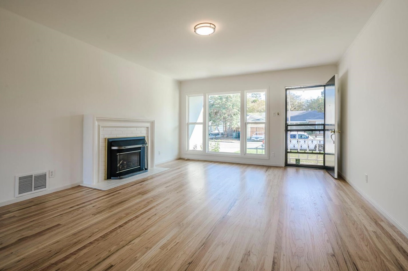 125 Otay Ave, San Mateo CA  94403-2839 exterior