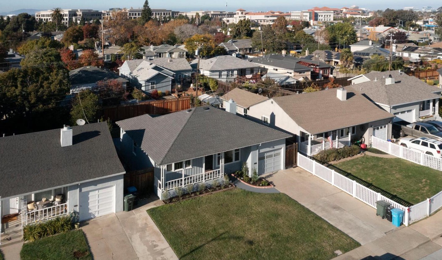 125 Otay Ave, San Mateo CA  94403-2839 exterior