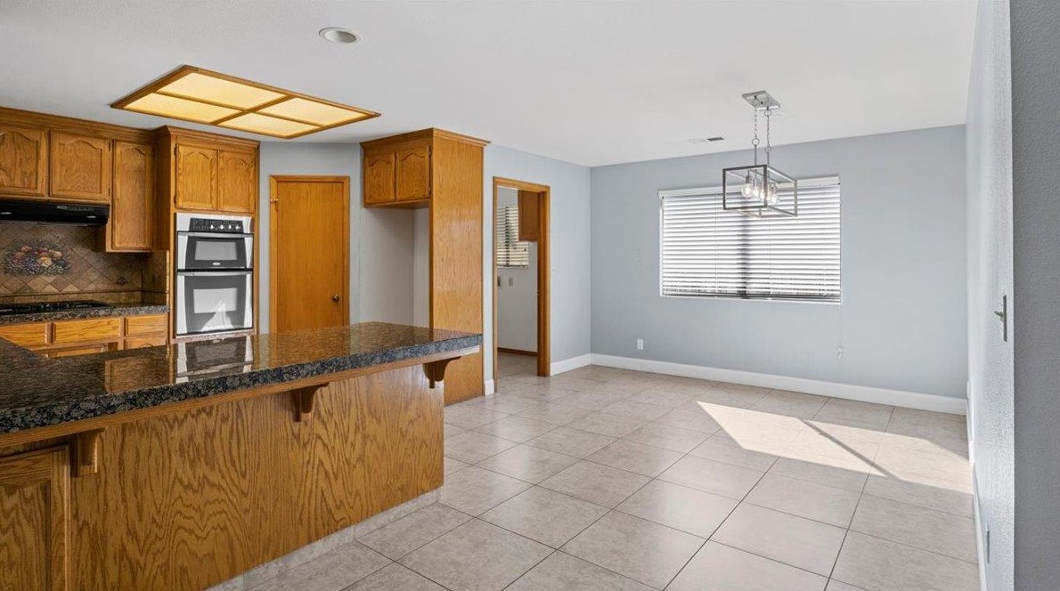 1370 El Cerro Dr, Hollister CA  95023-6733 exterior
