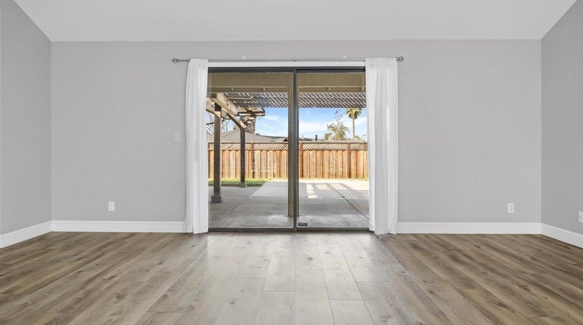 1370 El Cerro Dr, Hollister CA  95023-6733 exterior