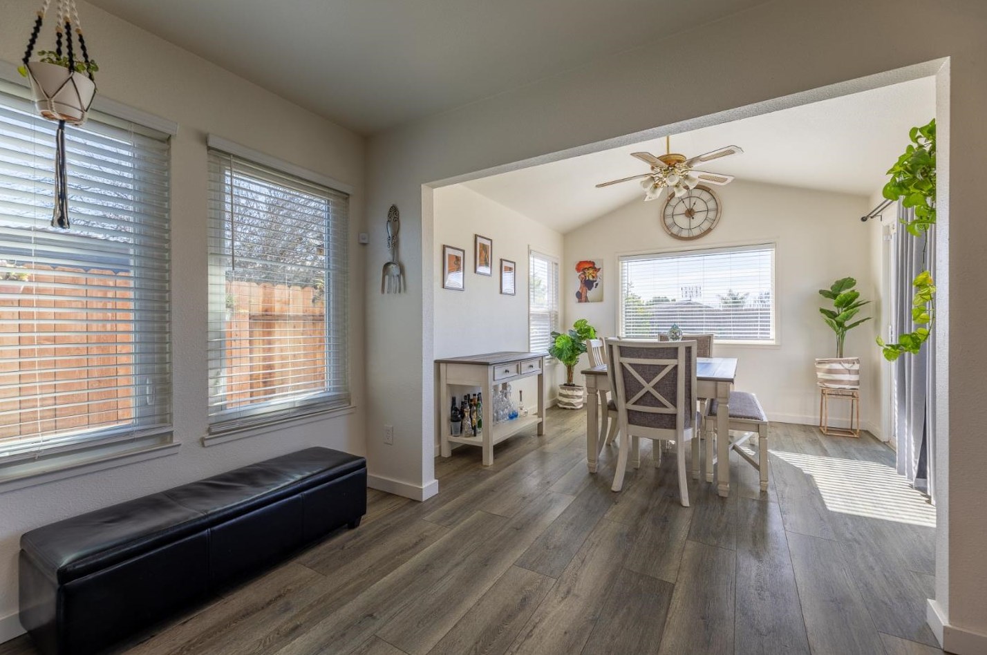 18704 Cleveland Ave, Salinas CA  93906-1833 exterior