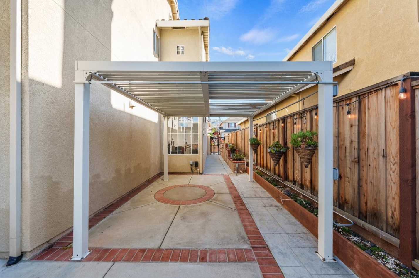 4033 Emerald Isle Ln, San Jose CA  95135-1167 exterior