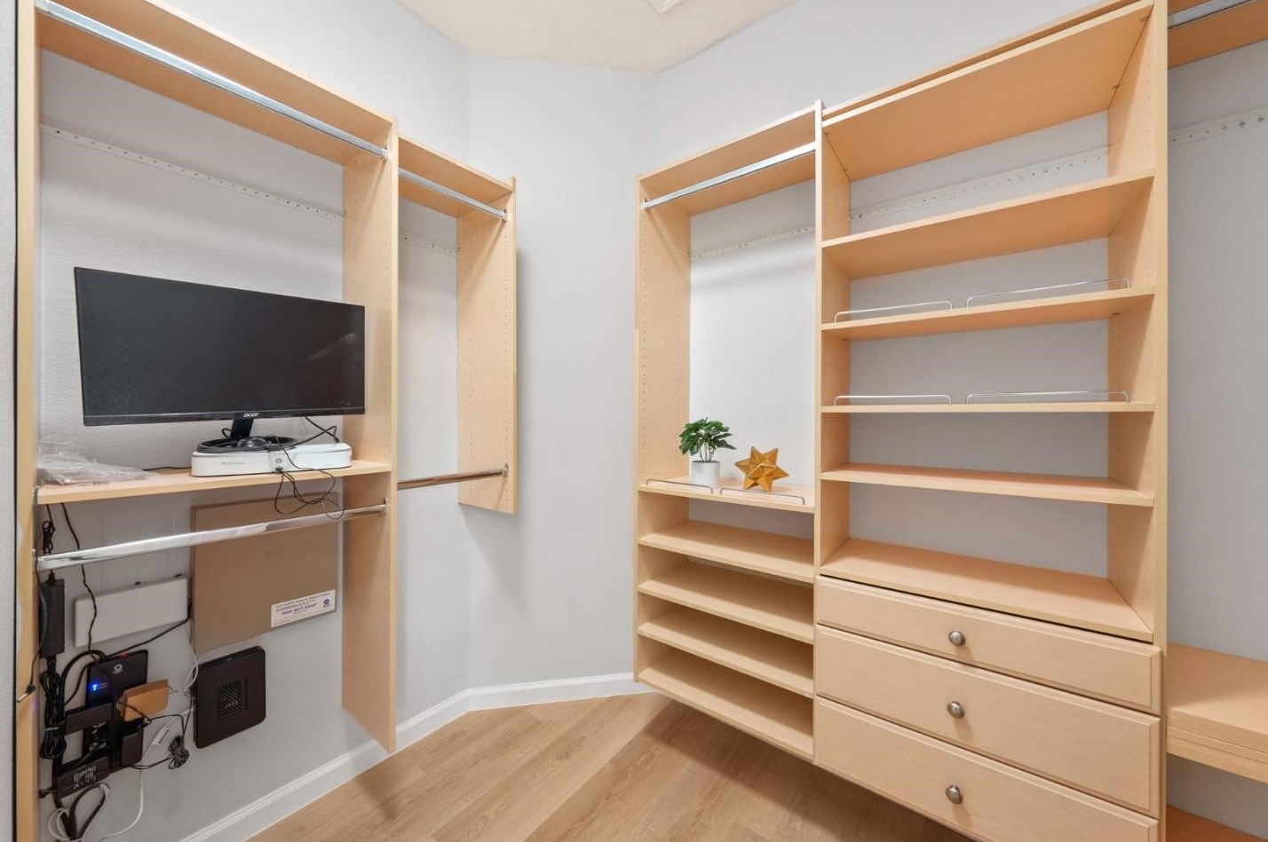 4033 Emerald Isle Ln, San Jose CA  95135-1167 exterior