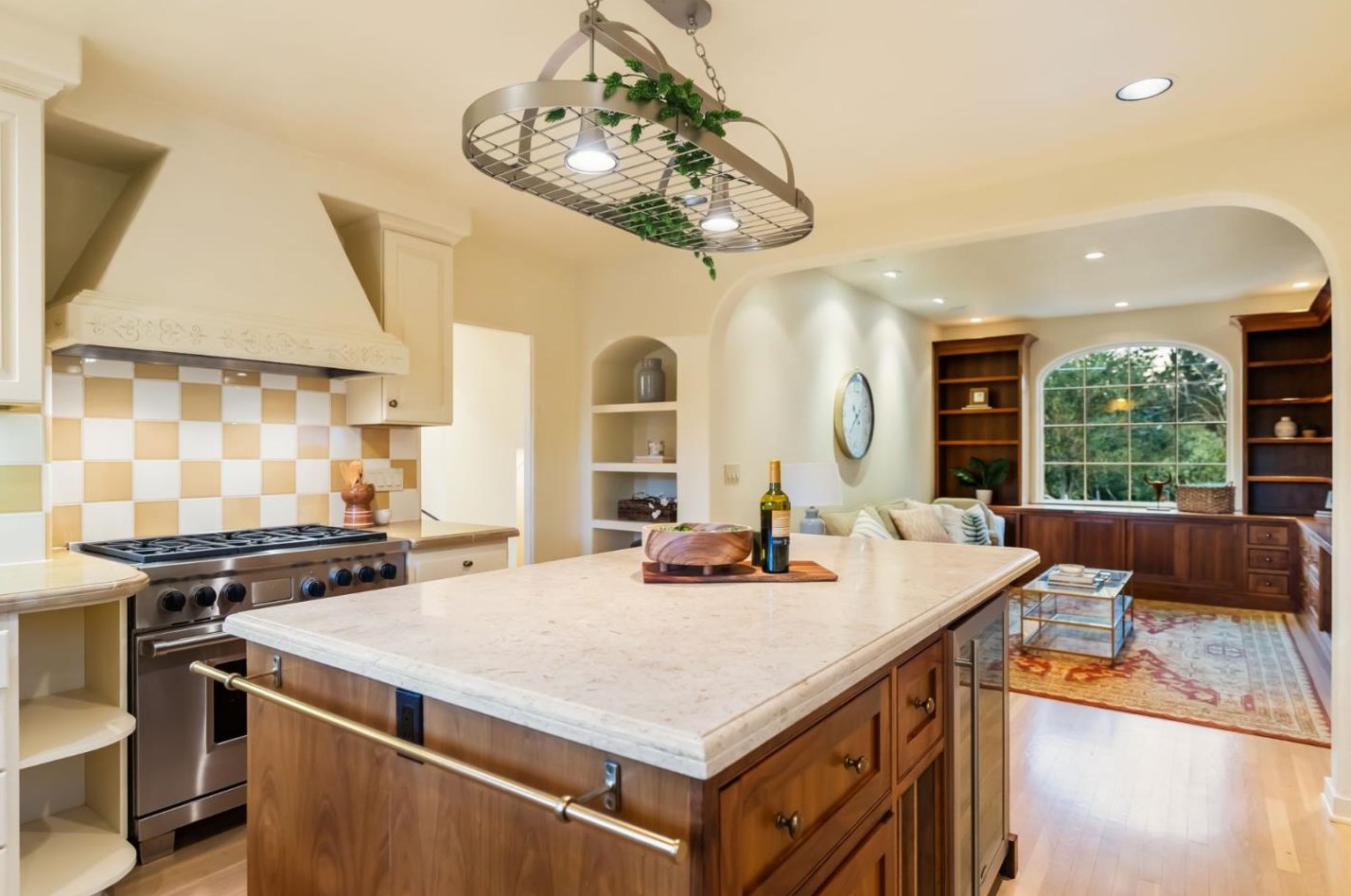 903 Jefferson St, Monterey CA  93940-2134 exterior