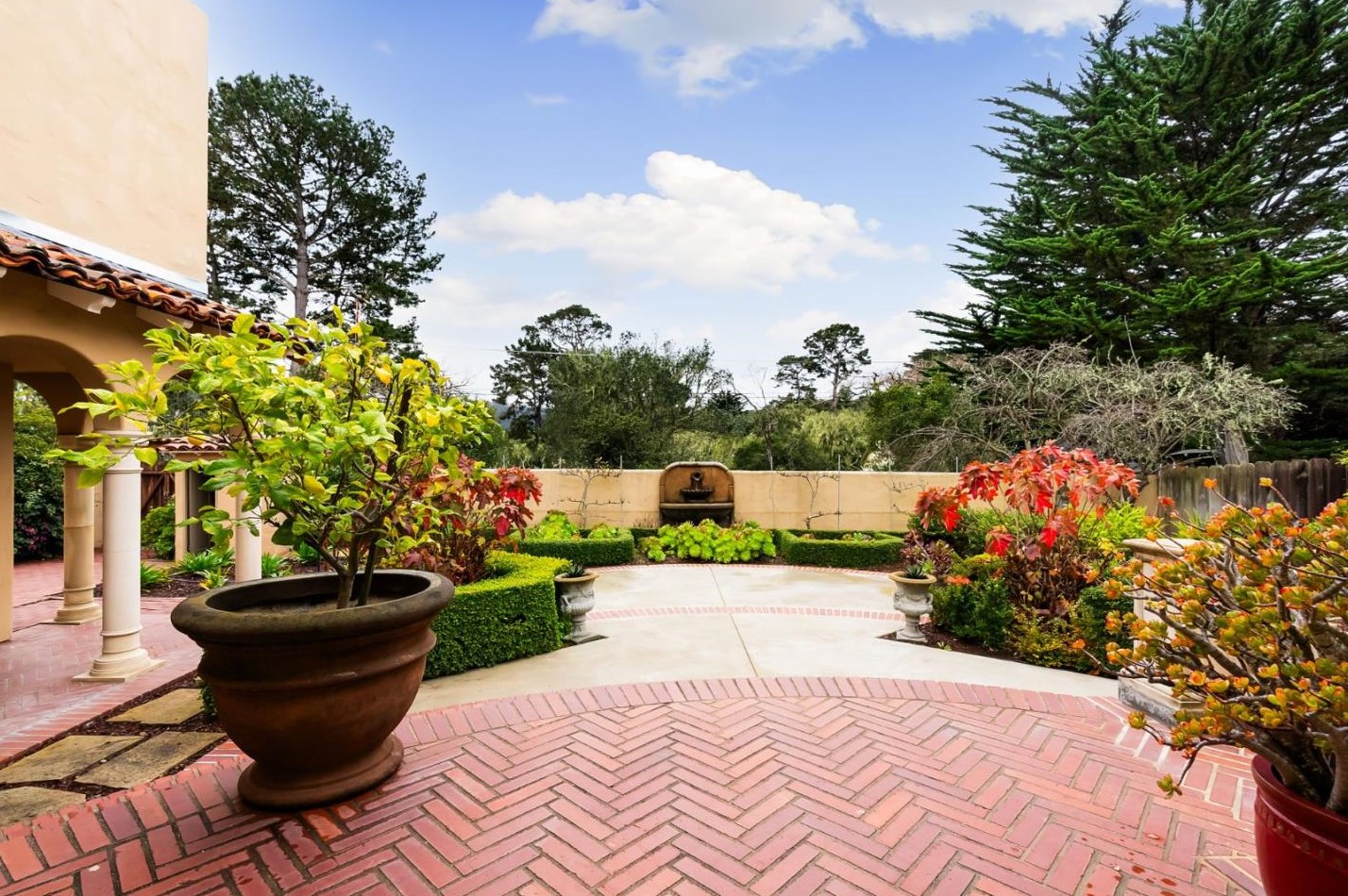 903 Jefferson St, Monterey CA  93940-2134 exterior