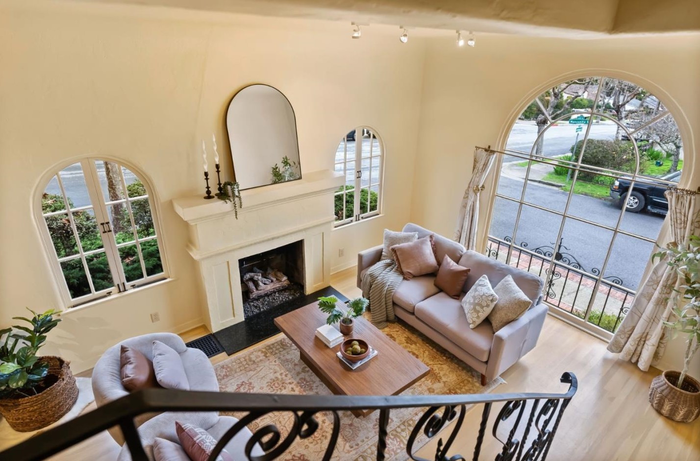 903 Jefferson St, Monterey CA  93940-2134 exterior