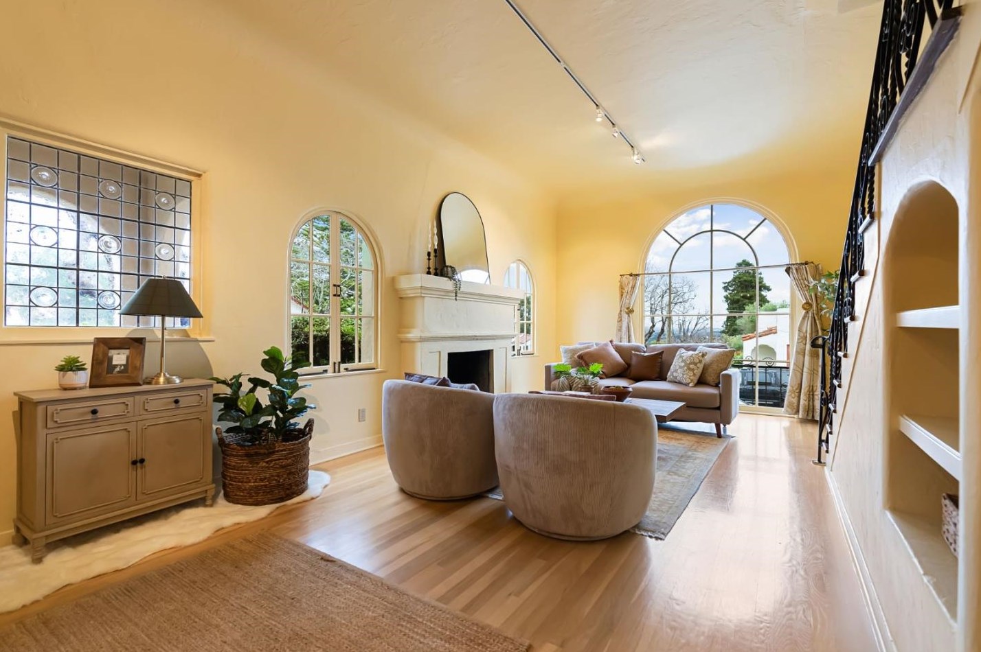 903 Jefferson St, Monterey CA  93940-2134 exterior