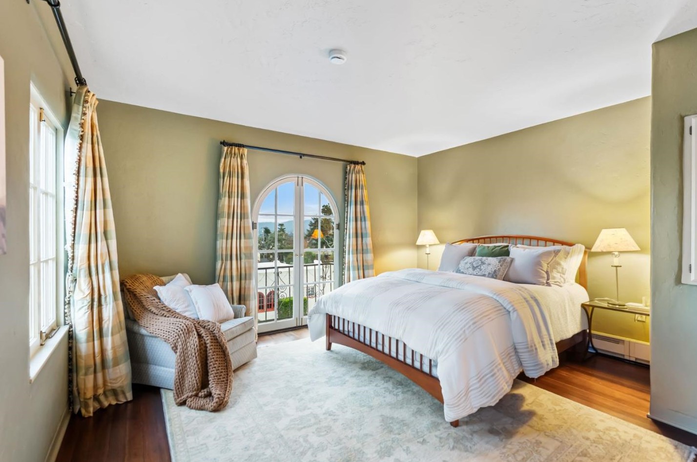 903 Jefferson St, Monterey CA  93940-2134 exterior