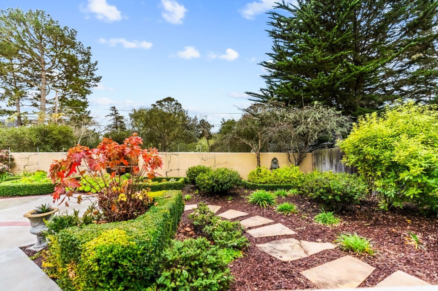903 Jefferson St, Monterey CA  93940-2134 exterior