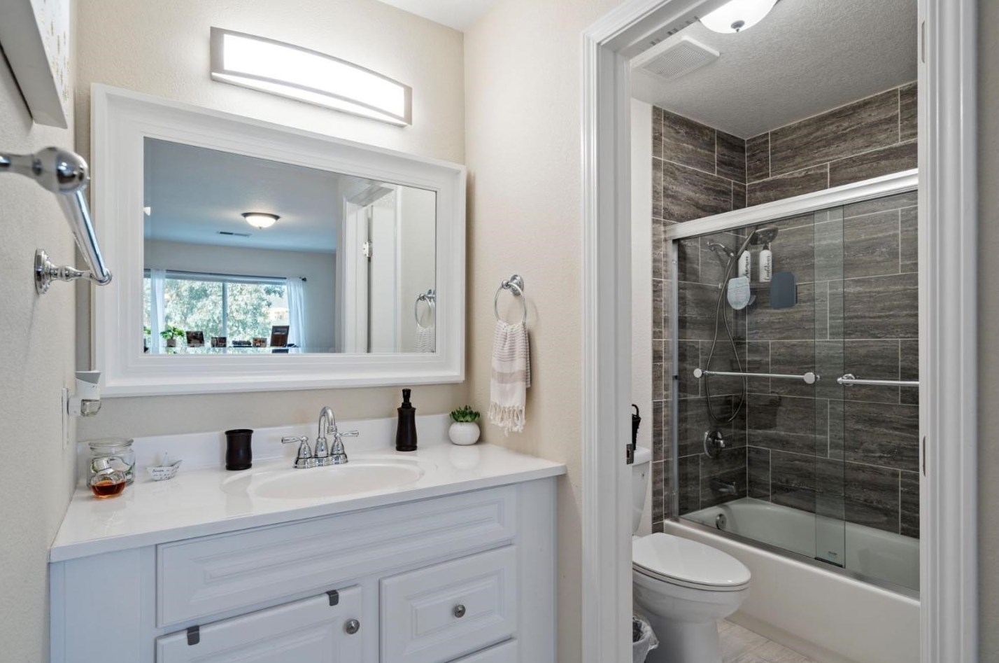 229 Nautical Ct, Vallejo CA  94591-7543 exterior