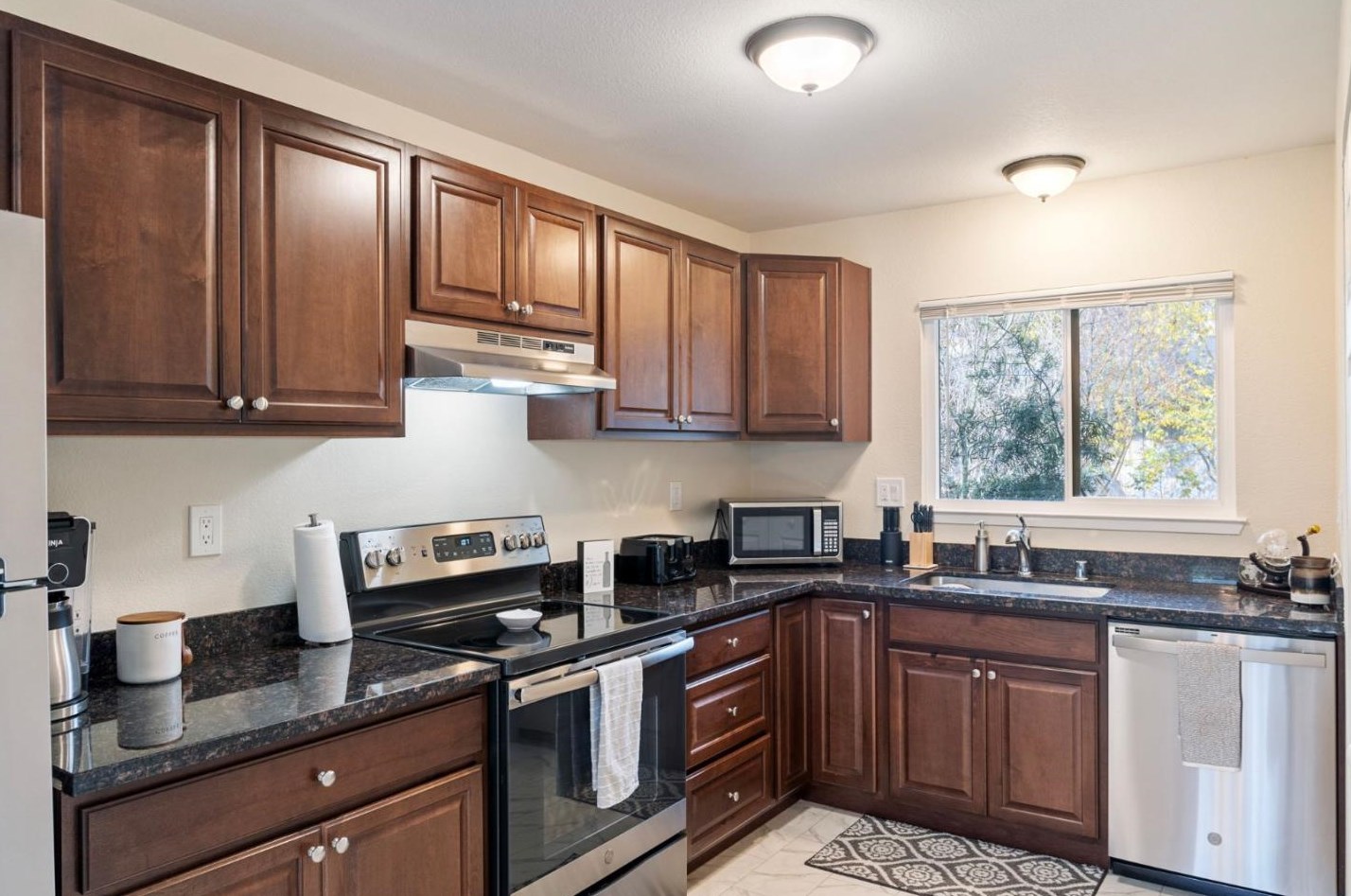 229 Nautical Ct, Vallejo CA  94591-7543 exterior