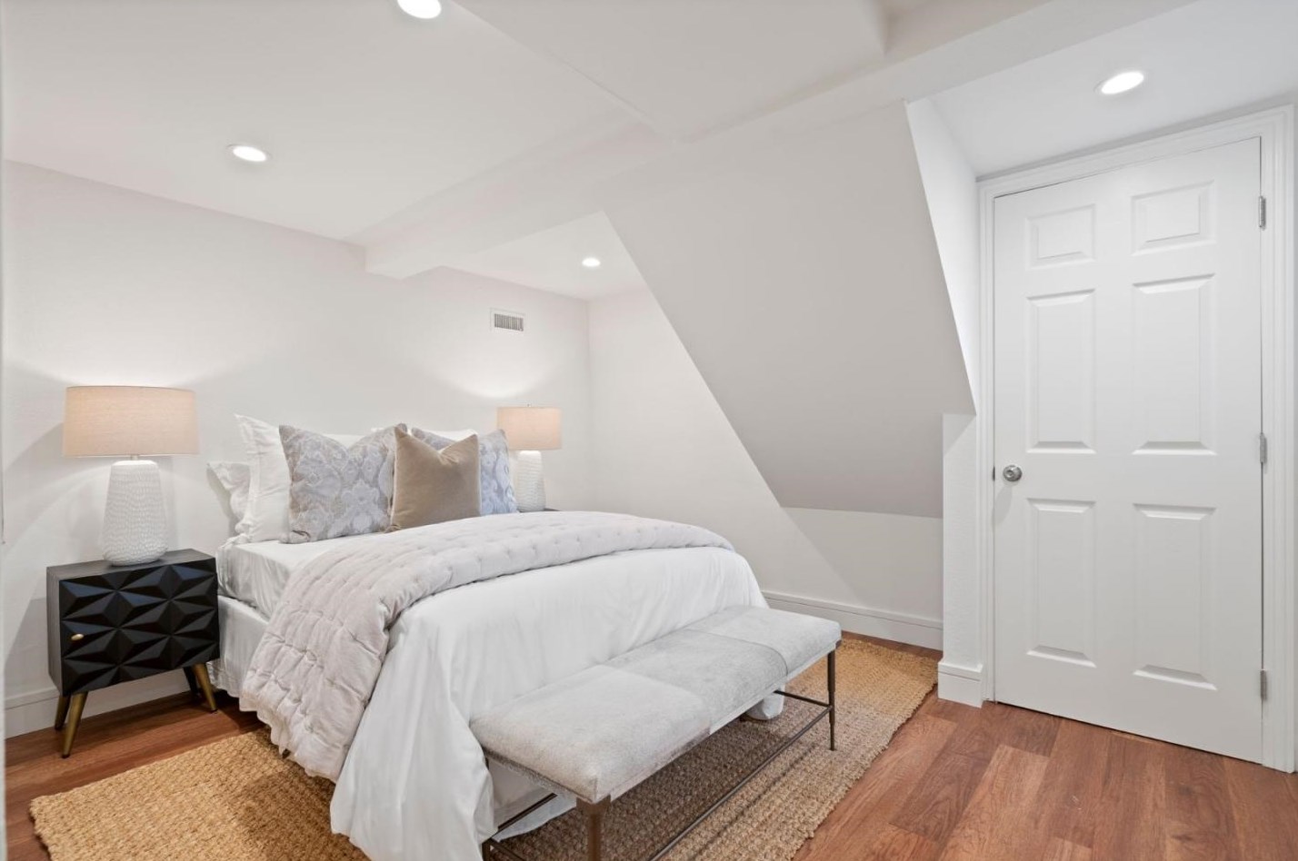 2122 Frst Ave, Belmont CA 94002-1504 exterior