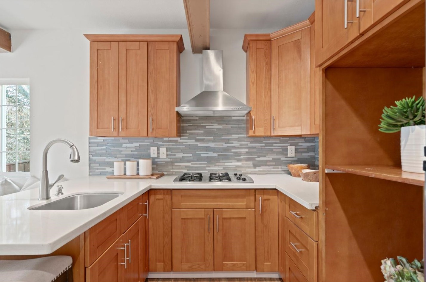 2122 Frst Ave, Belmont CA 94002-1504 exterior