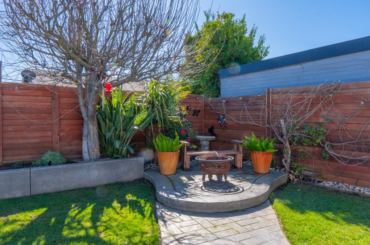 520 Taft Ct, Gilroy CA  95020-4607 exterior