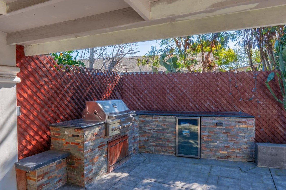 520 Taft Ct, Gilroy CA  95020-4607 exterior