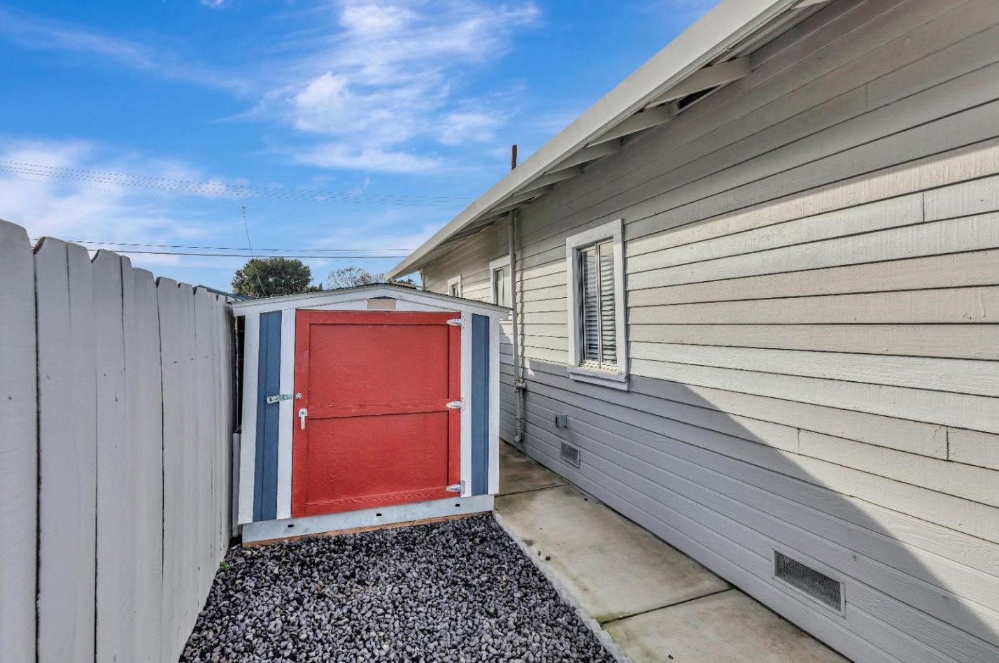 1023 Victoria St, Hollister CA  95023-4847 exterior