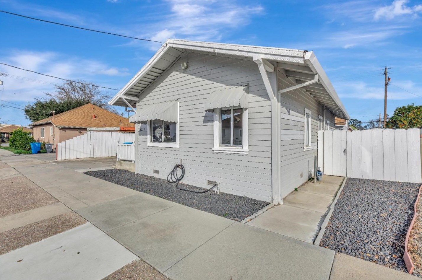 1023 Victoria St, Hollister CA  95023-4847 exterior