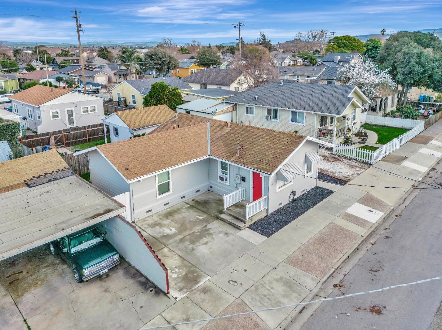 1023 Victoria St, Hollister CA  95023-4847 exterior