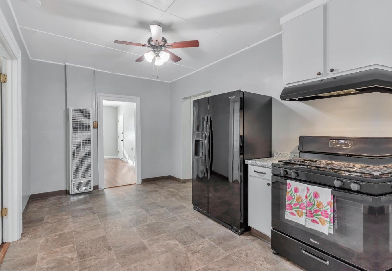 1023 Victoria St, Hollister CA  95023-4847 exterior