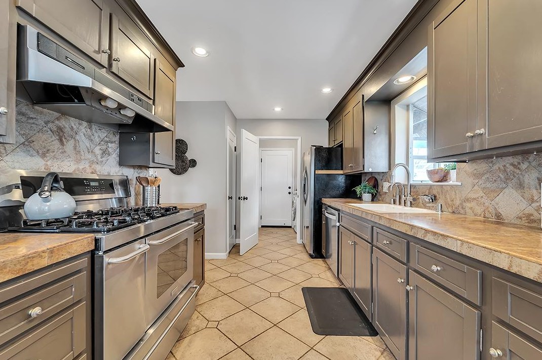 1214 Greenbriar Ave, San Jose CA  95128-4011 exterior