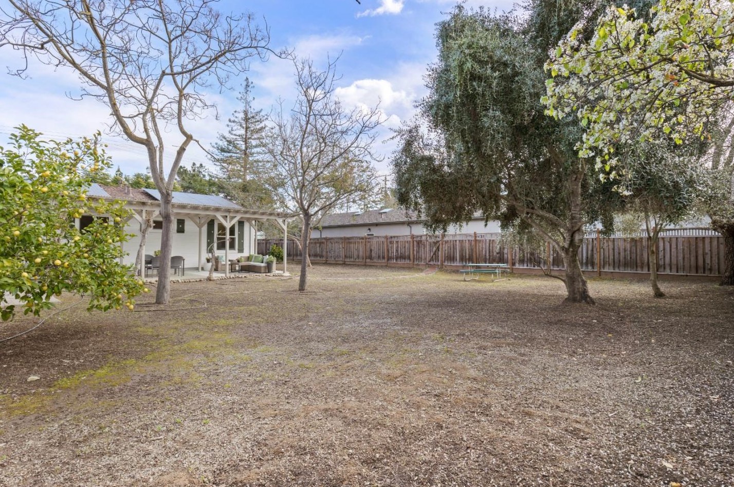 1200 Grant Rd, Los Altos CA  94024-5549 exterior