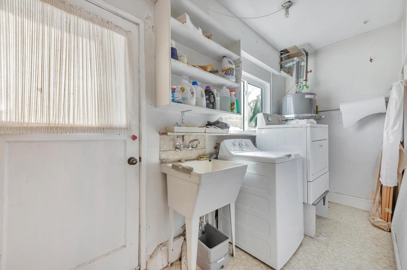 1781 Santa Cruz Ave, Menlo Park CA 94025-6136 exterior