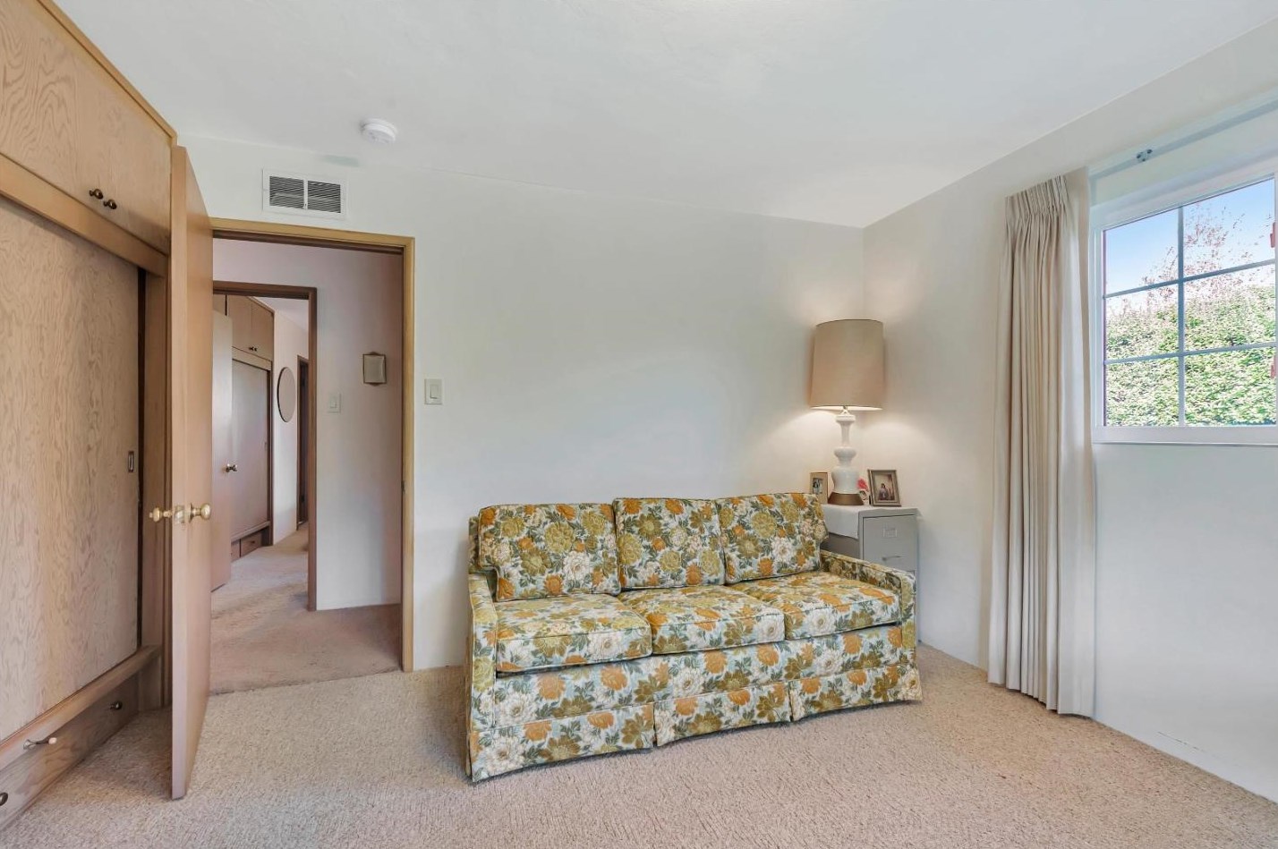 1781 Santa Cruz Ave, Menlo Park CA 94025-6136 exterior