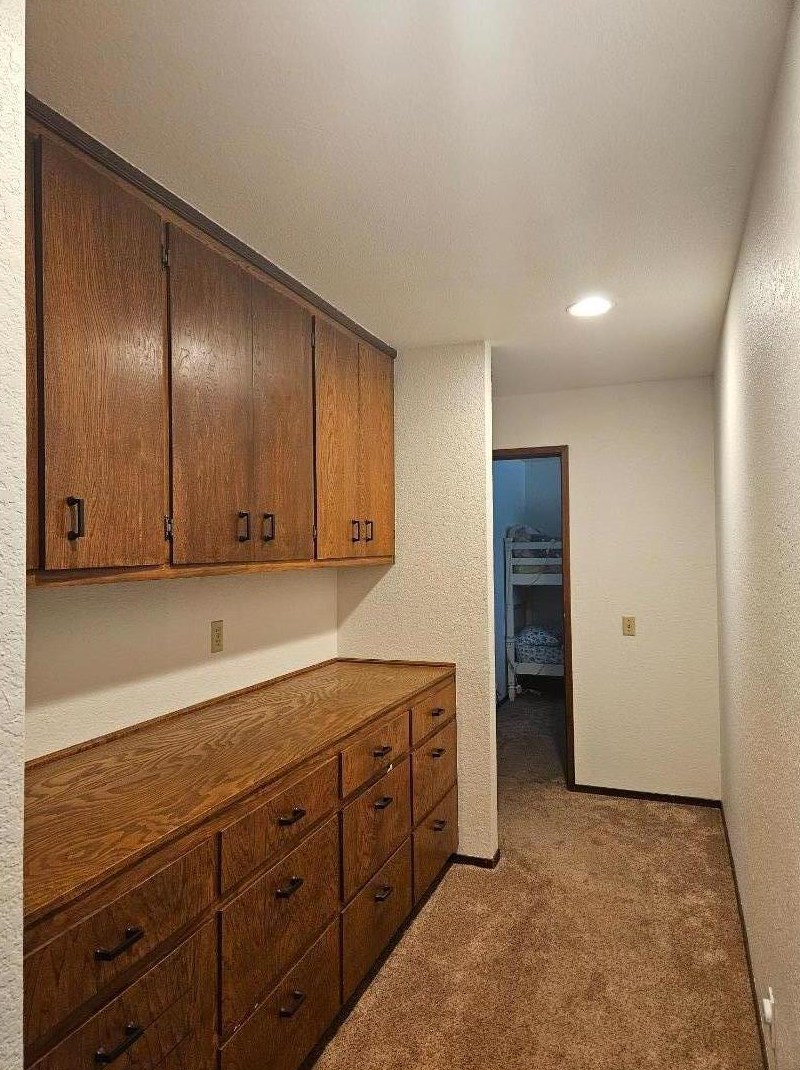 1051 Greenwood Pl, Salinas CA  93901-1813 exterior