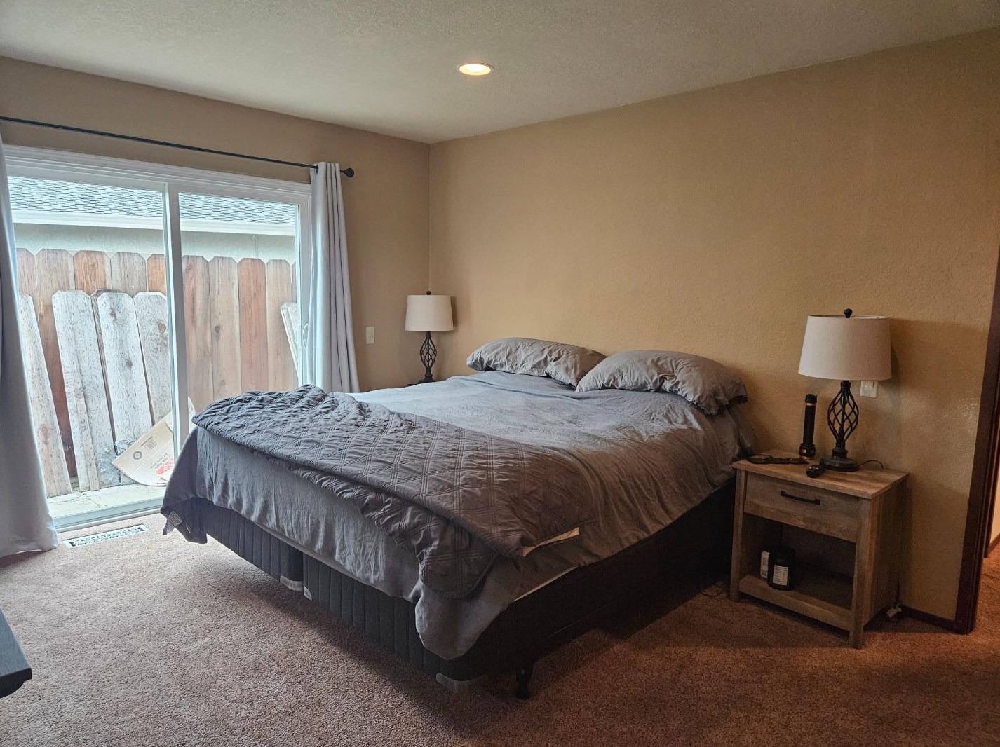 1051 Greenwood Pl, Salinas CA  93901-1813 exterior