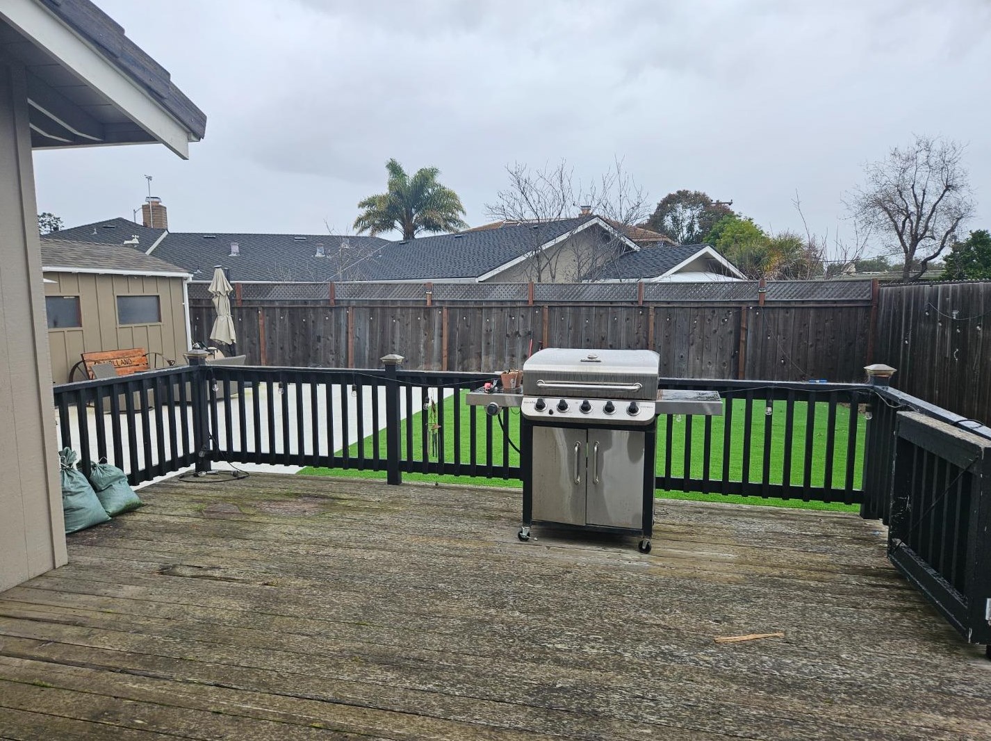 1051 Greenwood Pl, Salinas CA  93901-1813 exterior