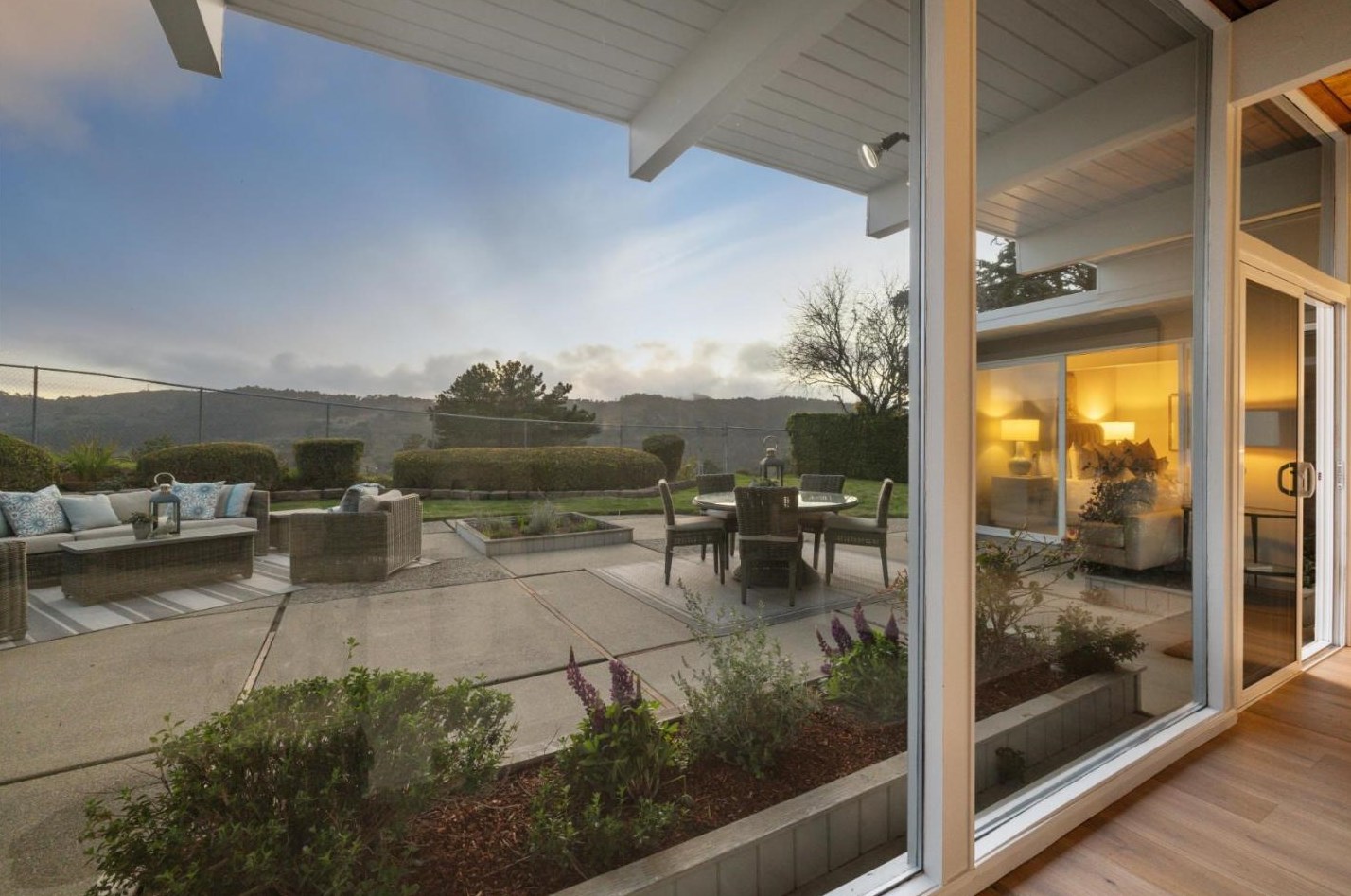 1636 Lexington Ave, San Mateo CA  94402-3836 exterior