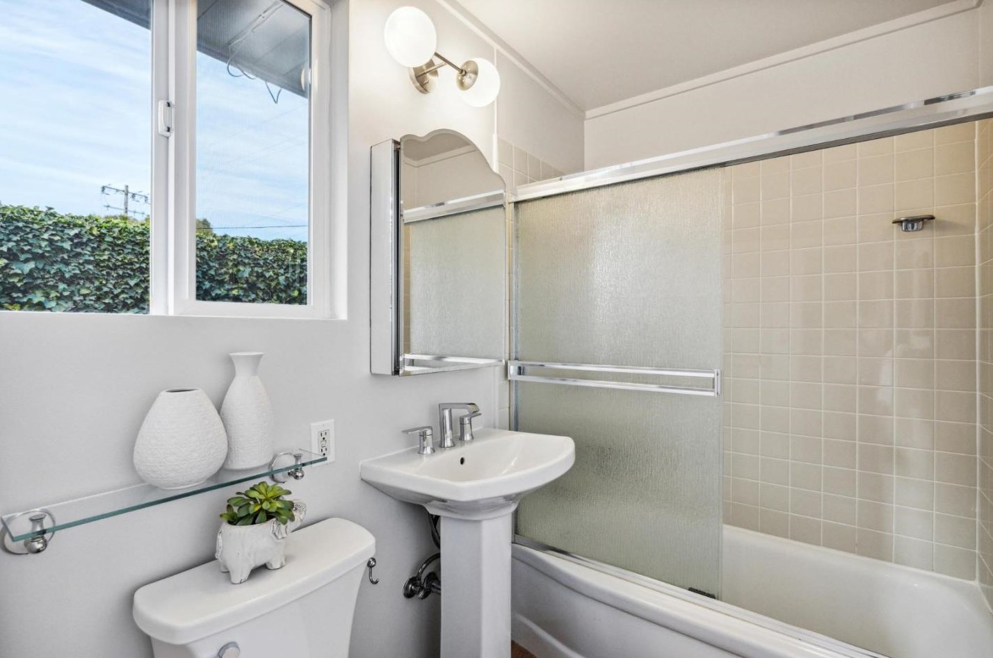 1636 Lexington Ave, San Mateo CA  94402-3836 exterior