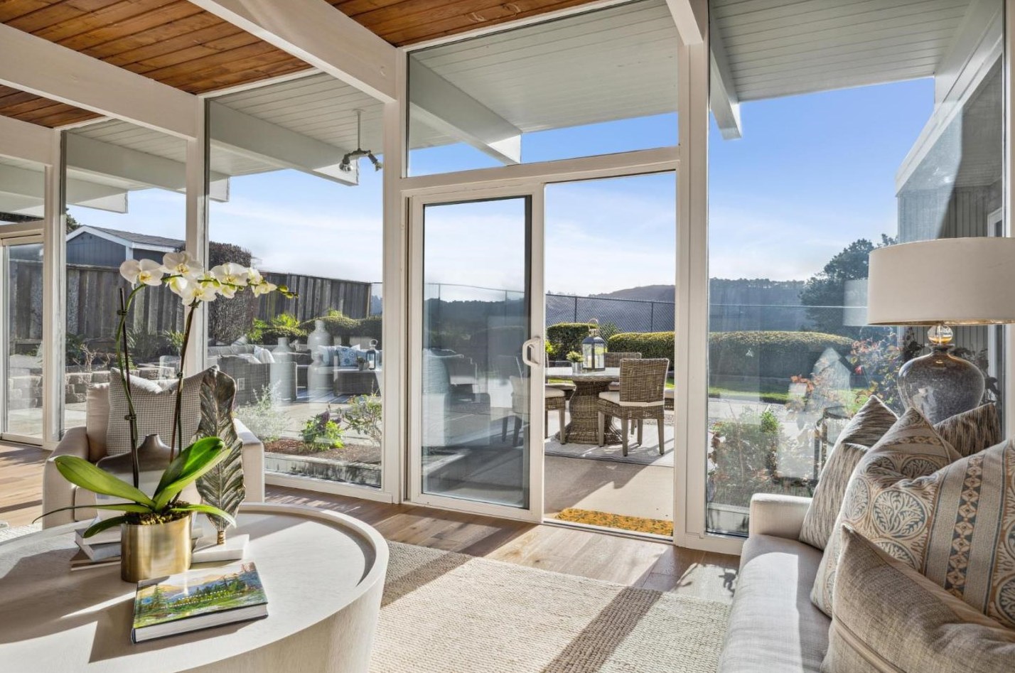 1636 Lexington Ave, San Mateo CA  94402-3836 exterior