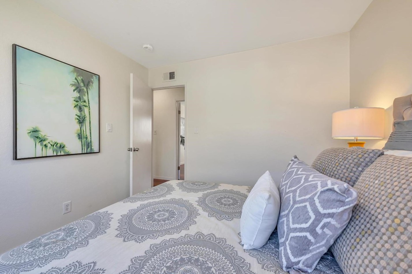 875 Erickson Ln, San Mateo CA  94404-2912 exterior