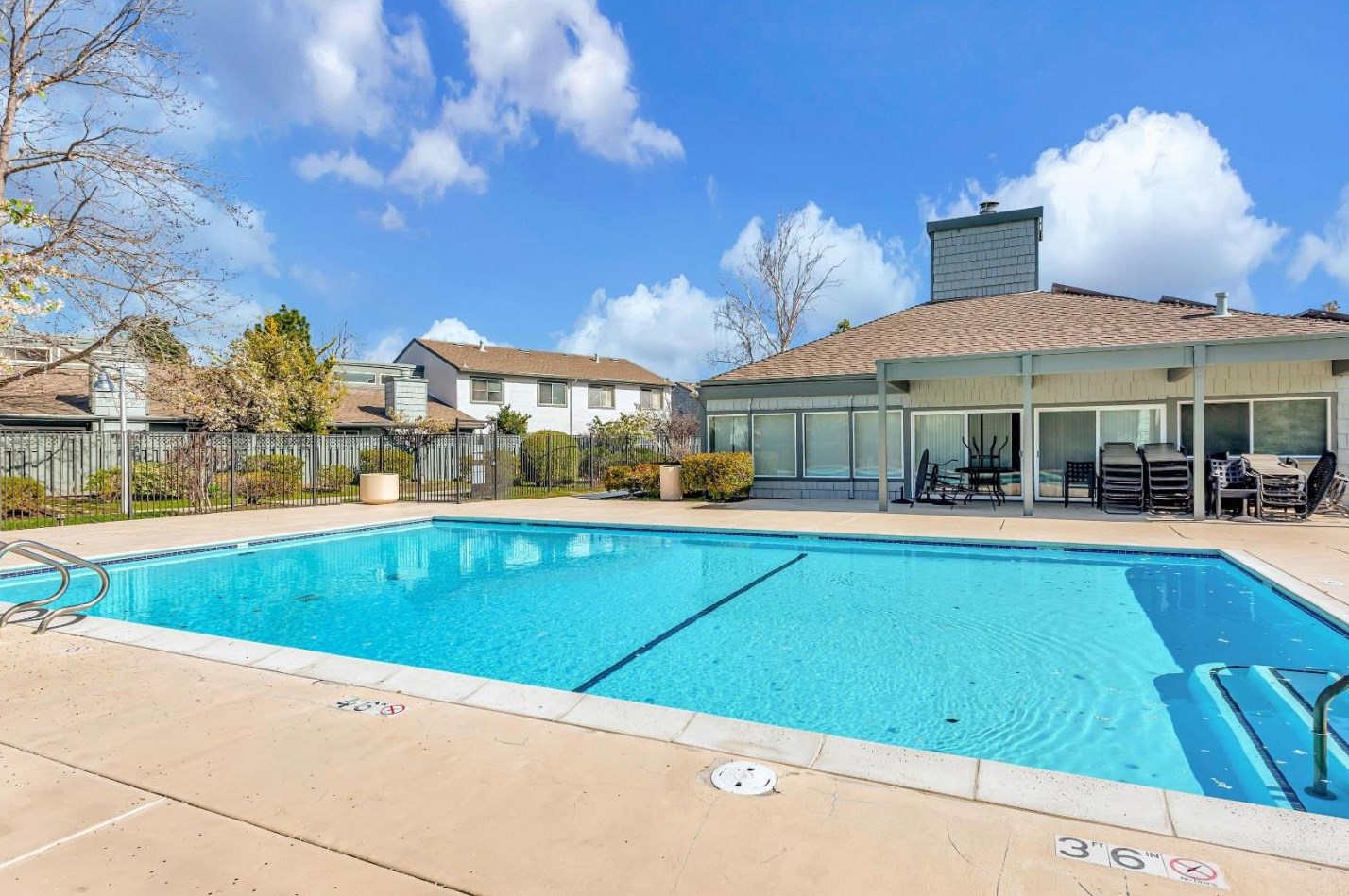 875 Erickson Ln, San Mateo CA  94404-2912 exterior