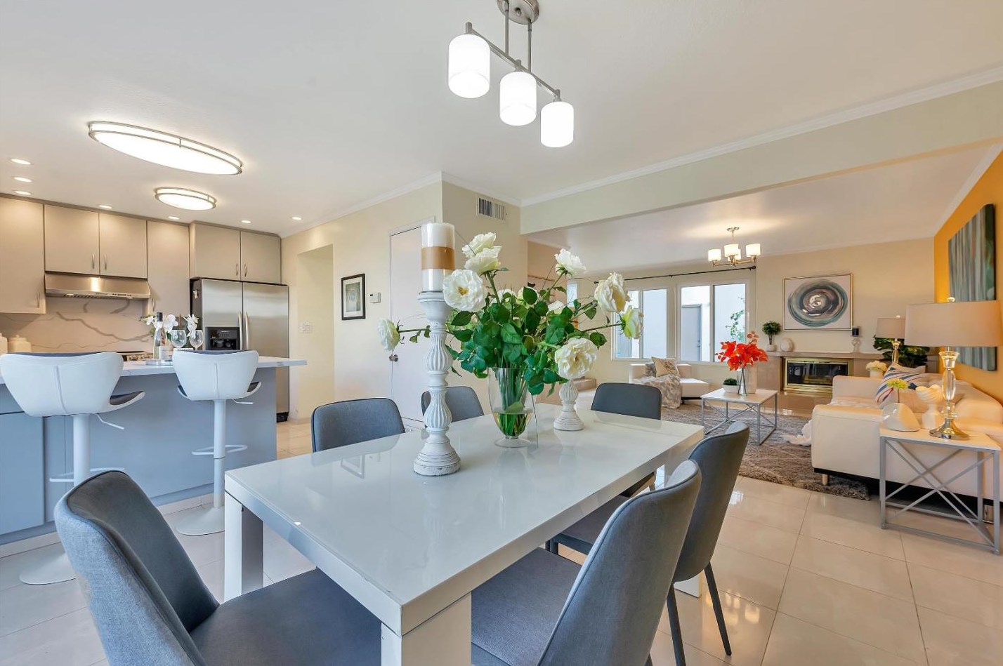 875 Erickson Ln, San Mateo CA  94404-2912 exterior