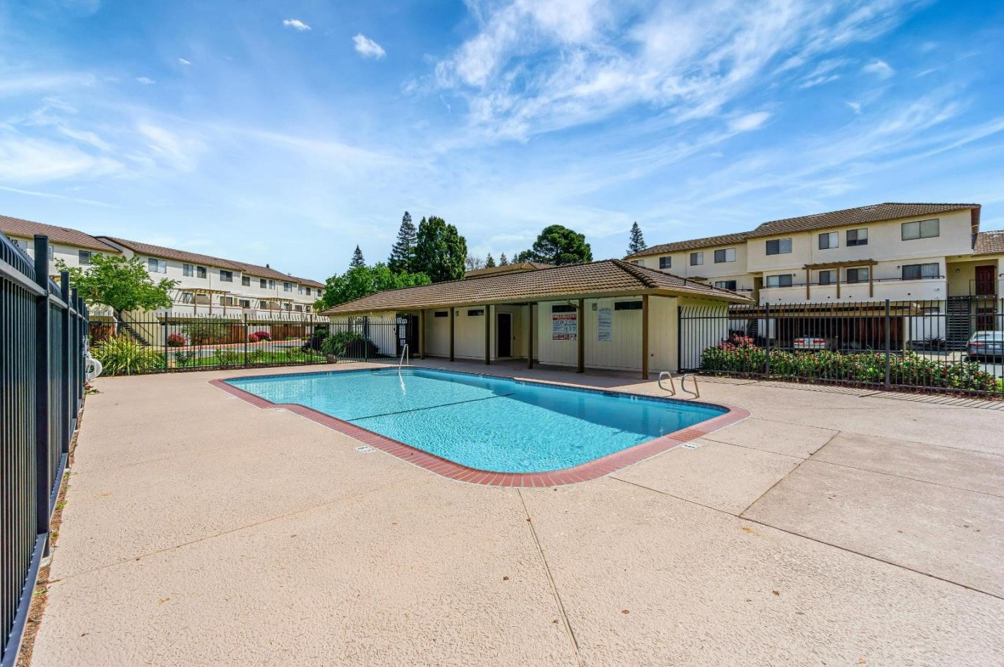 5015 Valley Crest Dr, Concord CA  94521-3083 exterior